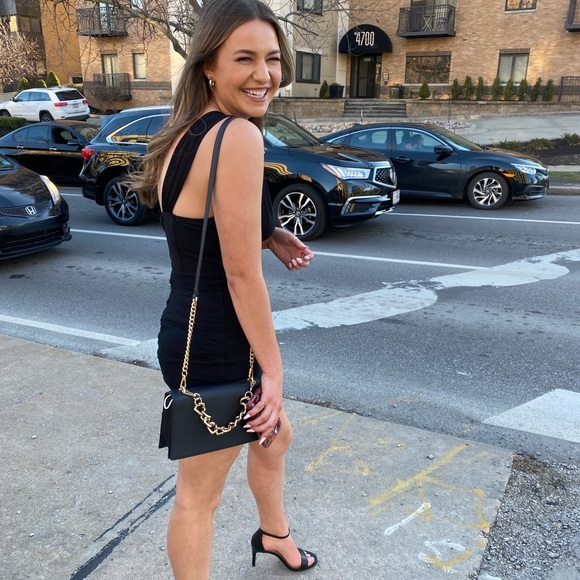 MEET YOUR POSHER - Picture 5 of 10